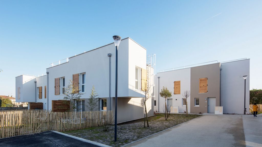 Collectif de maisons neuves mitoyennes à Eysines avec présence d'un boulodrome