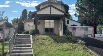 Façade d'un Bâtiment de la ville de Seyresse